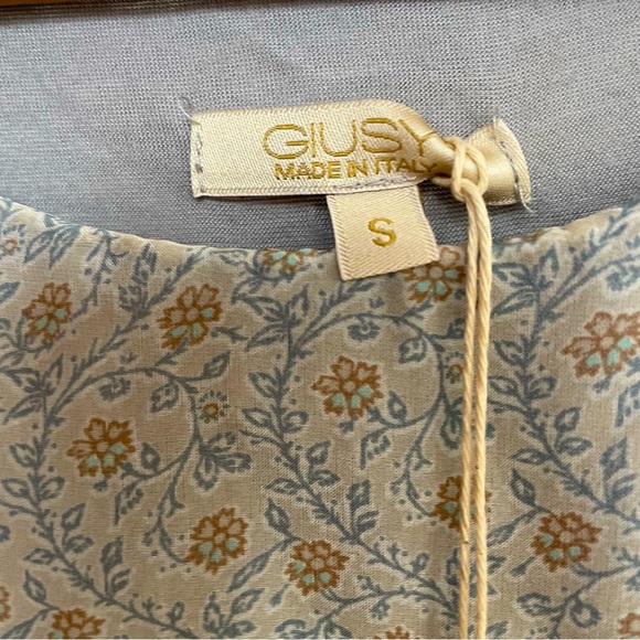 Giusy Italian Silk Blouse Top small Pure 100% Silk Peasant Top NWT Flowers - Picture 3 of 10